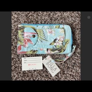 Paradise wristlet